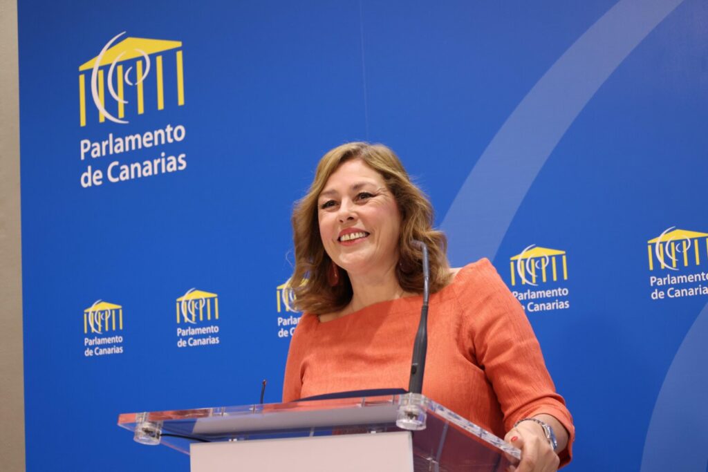 La presidenta del Parlamento de Canarias, Astrid Pérez. Imagen Parlamento de Canarias
